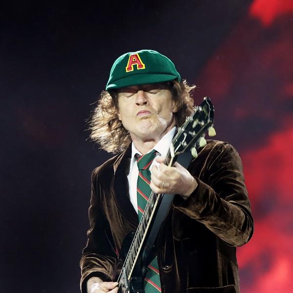 YOU SHOOK ME ALL NIGHT LONG