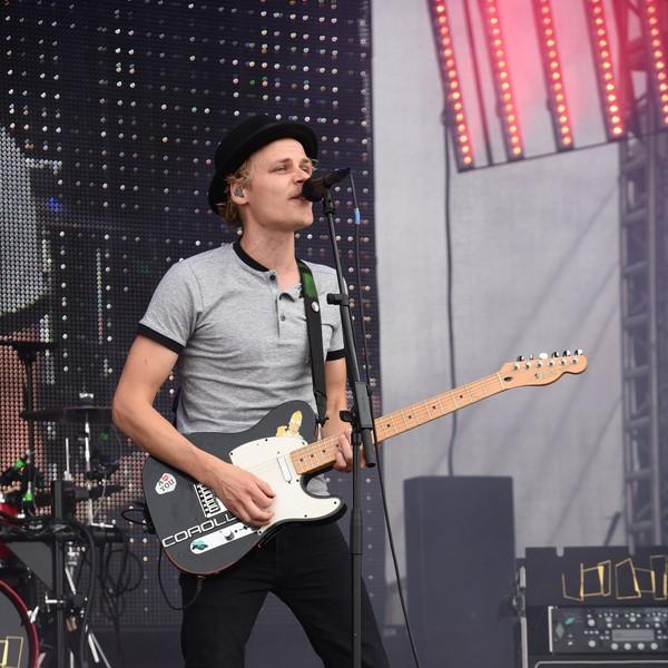 HÜCK STEIHT DE WELT STILL