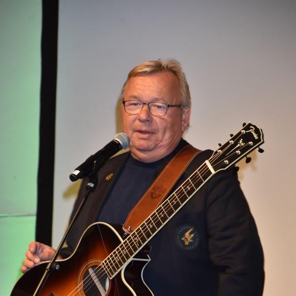 HÖRST DU DIE REGENWÜRMER HUSTEN