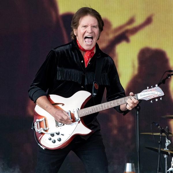 Who'll Stop The Rain (Live)